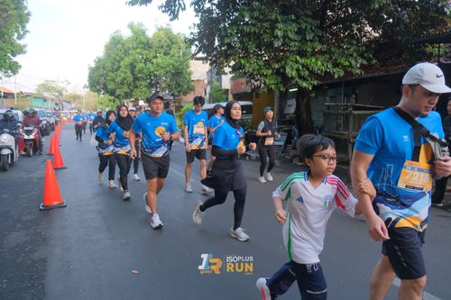 Race photo from Isoplus Run 2024 Surabaya