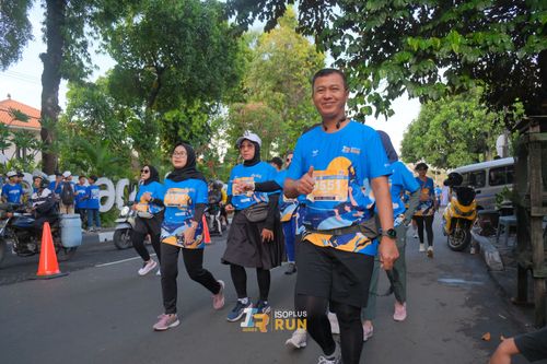 Race photo from Isoplus Run 2024 Surabaya