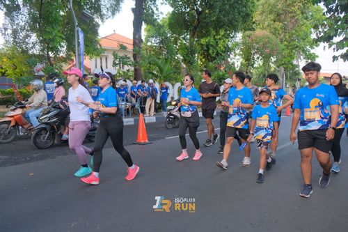 Race photo from Isoplus Run 2024 Surabaya