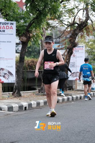Race photo from Isoplus Run 2024 Surabaya