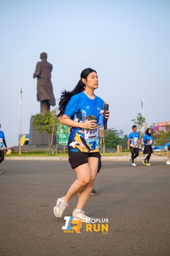Race photo from ISOPlus Run 2024 Jakarta