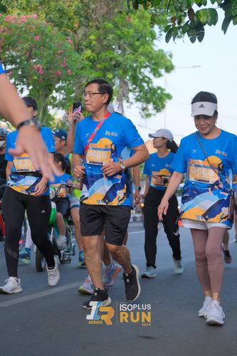 Race photo from Isoplus Run 2024 Surabaya