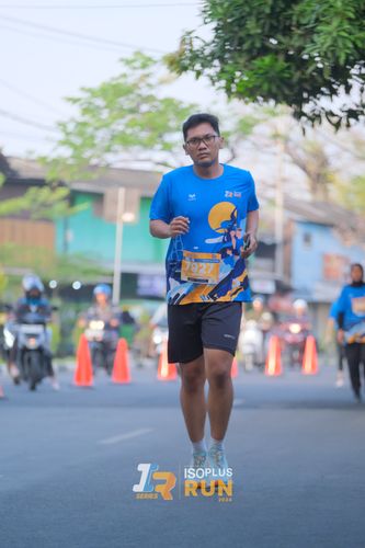 Race photo from Isoplus Run 2024 Surabaya