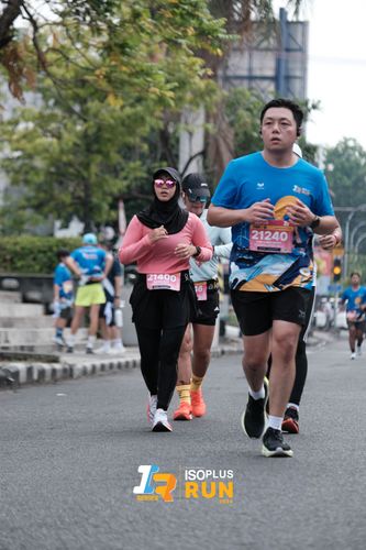 Race photo from Isoplus Run 2024 Surabaya