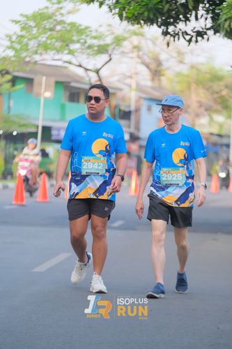 Race photo from Isoplus Run 2024 Surabaya