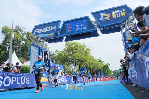 Race photo from Isoplus Run 2024 Surabaya