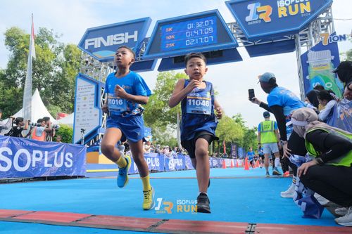 Race photo from Isoplus Run 2024 Surabaya