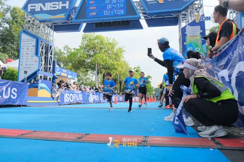 Race photo from Isoplus Run 2024 Surabaya