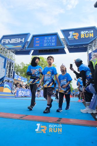 Race photo from Isoplus Run 2024 Surabaya