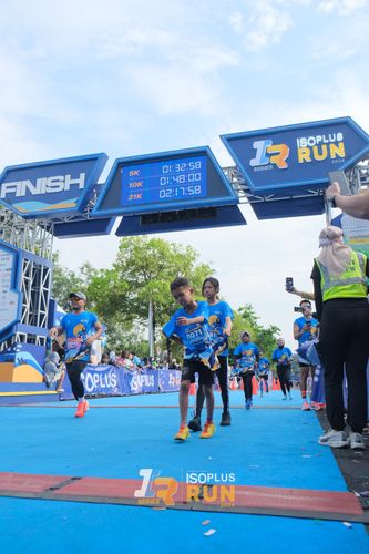 Race photo from Isoplus Run 2024 Surabaya