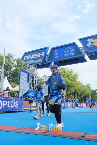 Race photo from Isoplus Run 2024 Surabaya