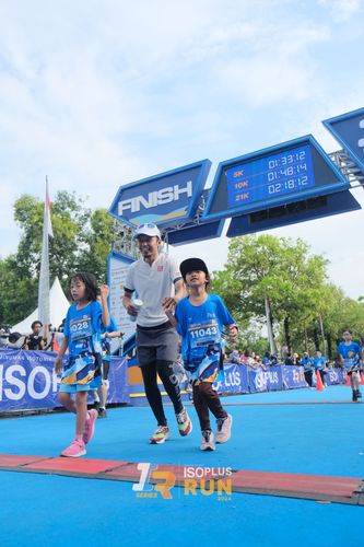 Race photo from Isoplus Run 2024 Surabaya