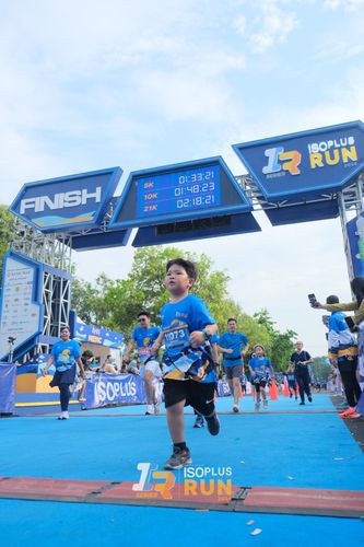 Race photo from Isoplus Run 2024 Surabaya