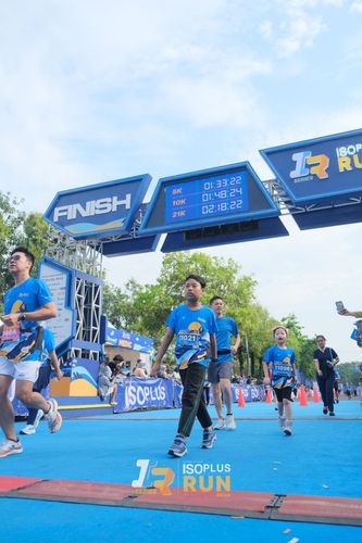 Race photo from Isoplus Run 2024 Surabaya