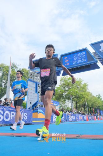 Race photo from Isoplus Run 2024 Surabaya