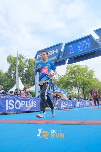 Race photo from Isoplus Run 2024 Surabaya
