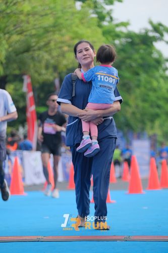 Race photo from Isoplus Run 2024 Surabaya