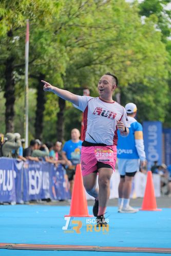 Race photo from Isoplus Run 2024 Surabaya