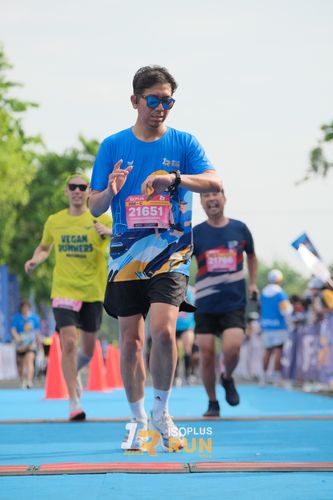 Race photo from Isoplus Run 2024 Surabaya