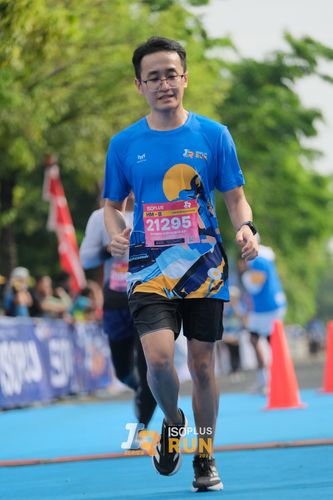 Race photo from Isoplus Run 2024 Surabaya