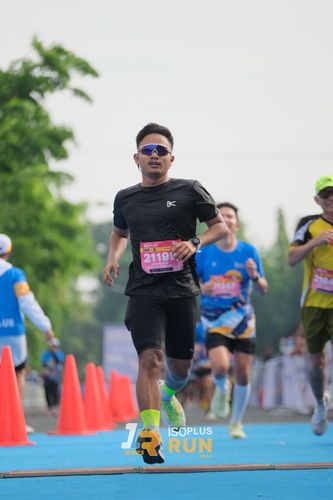 Race photo from Isoplus Run 2024 Surabaya