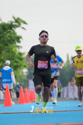 Race photo from Isoplus Run 2024 Surabaya