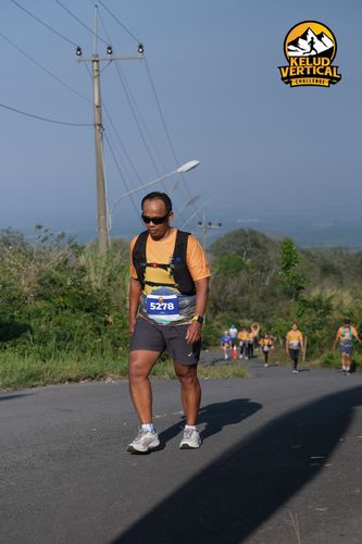 Race photo from Kelud Vertical Challenge 2024