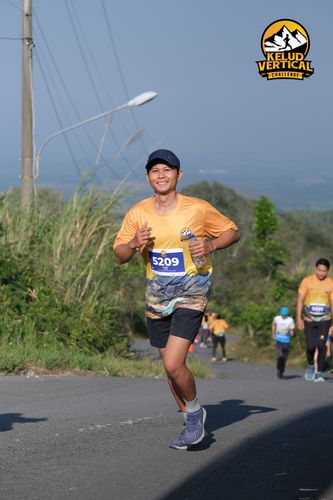 Race photo from Kelud Vertical Challenge 2024
