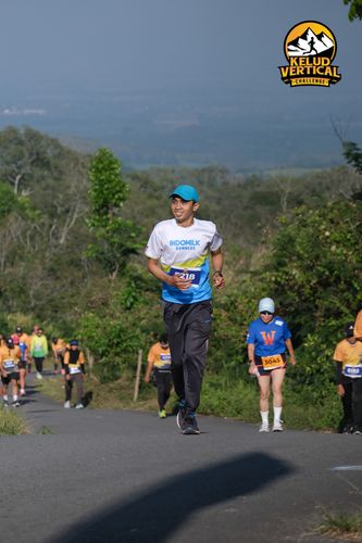 Race photo from Kelud Vertical Challenge 2024