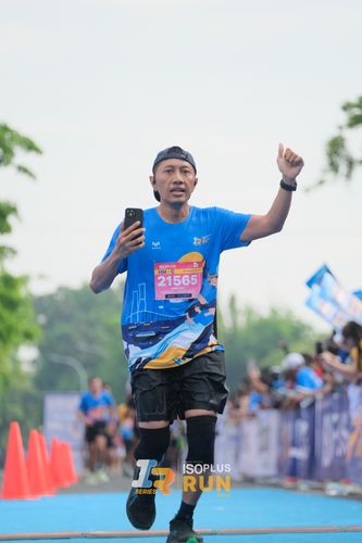 Race photo from Isoplus Run 2024 Surabaya