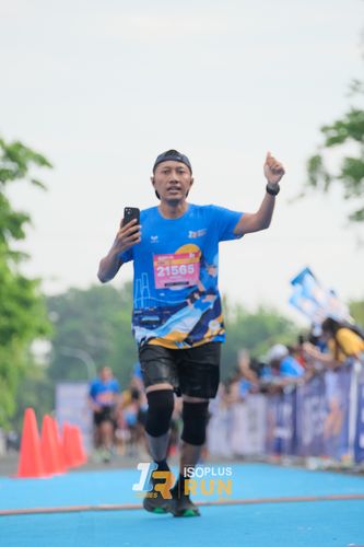 Race photo from Isoplus Run 2024 Surabaya