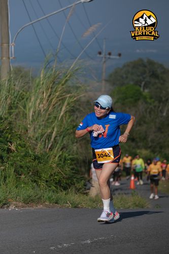 Race photo from Kelud Vertical Challenge 2024
