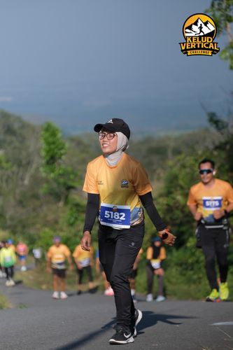 Race photo from Kelud Vertical Challenge 2024