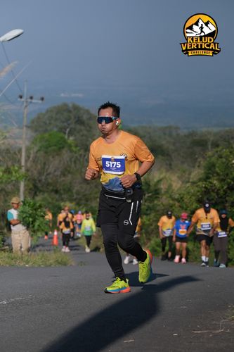 Race photo from Kelud Vertical Challenge 2024