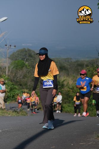 Race photo from Kelud Vertical Challenge 2024