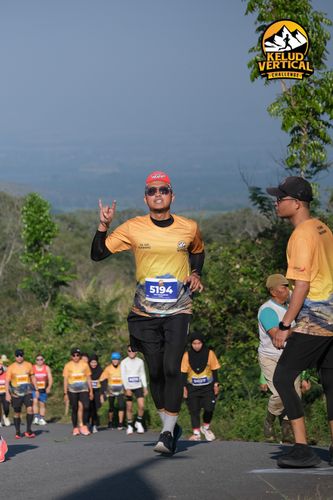 Race photo from Kelud Vertical Challenge 2024