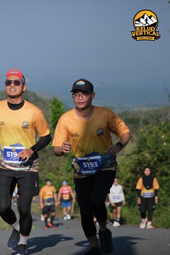Race photo from Kelud Vertical Challenge 2024