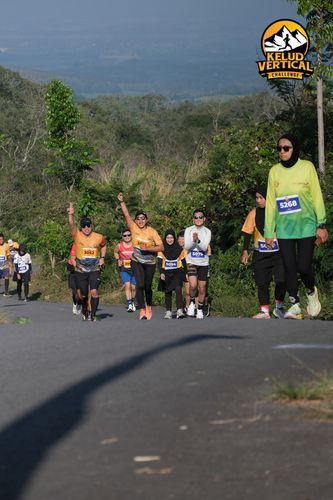 Race photo from Kelud Vertical Challenge 2024