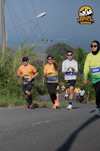 Race photo from Kelud Vertical Challenge 2024