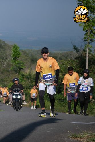 Race photo from Kelud Vertical Challenge 2024