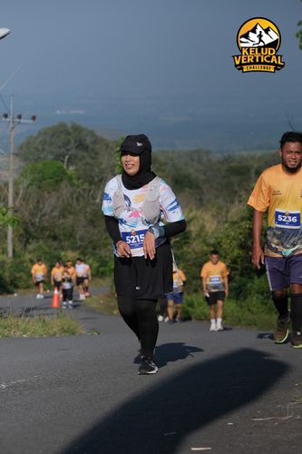 Race photo from Kelud Vertical Challenge 2024