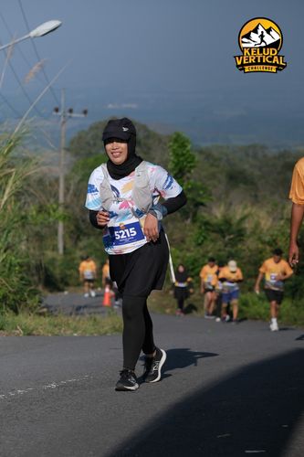 Race photo from Kelud Vertical Challenge 2024