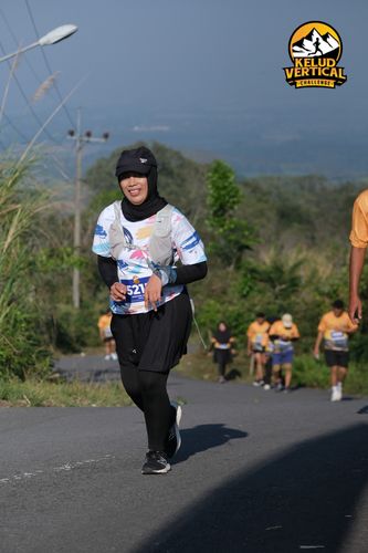 Race photo from Kelud Vertical Challenge 2024