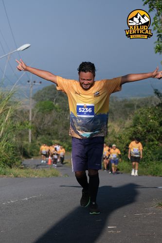 Race photo from Kelud Vertical Challenge 2024