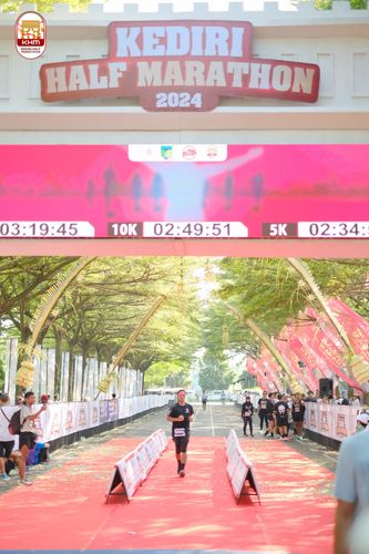 Race photo from Kediri Half Marathon 2024