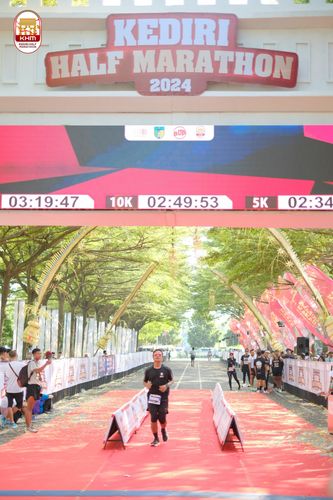 Race photo from Kediri Half Marathon 2024