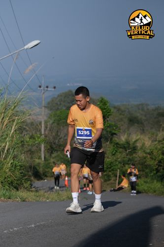 Race photo from Kelud Vertical Challenge 2024