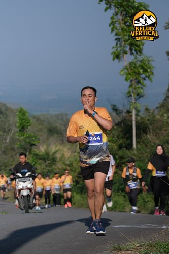 Race photo from Kelud Vertical Challenge 2024