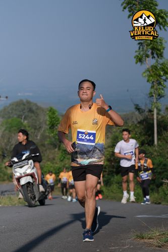 Race photo from Kelud Vertical Challenge 2024