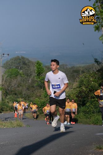 Race photo from Kelud Vertical Challenge 2024